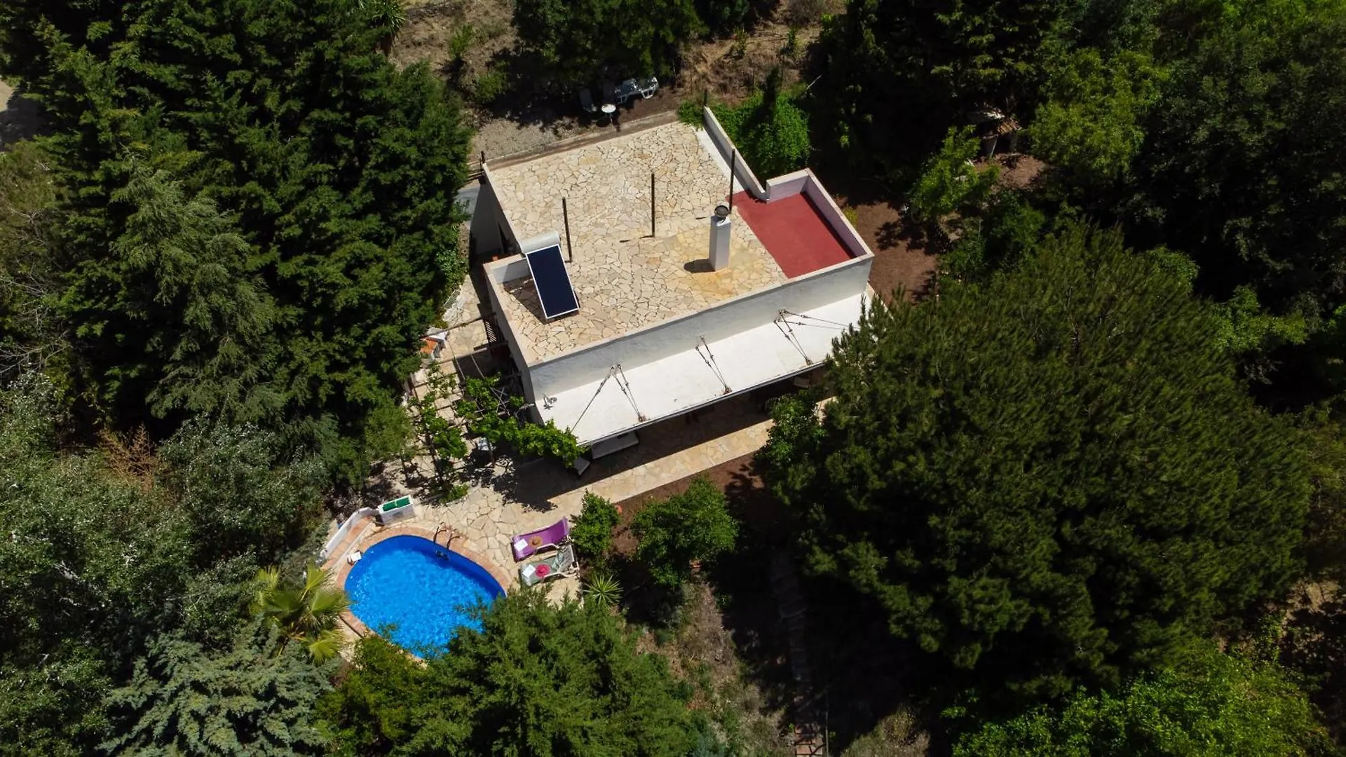 Casa Jardin Natural Sedella ヴィラ